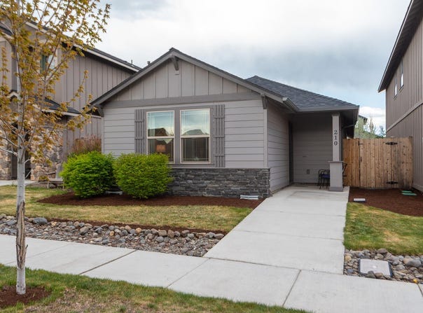 210 NW 30th Street, Redmond, OR 97756