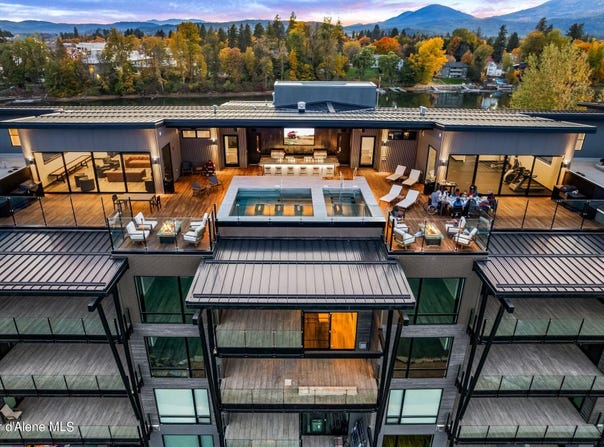 802 Sandpoint Ave, Sandpoint, ID 83864