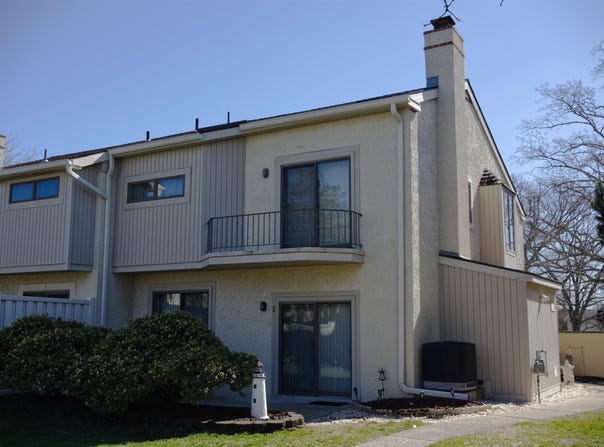 5 Greate Bay Dr, Somers Point, NJ 08244