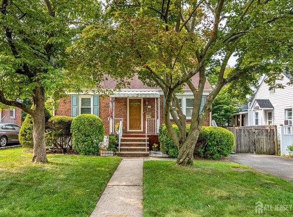 275 Hoover Avenue, Edison, NJ 08837