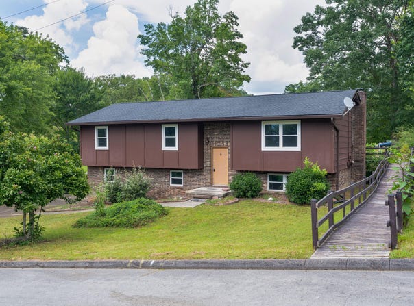 8212 Thornwood Drive, Hixson, TN 37343