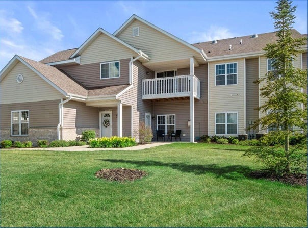 W197n17022 Stonewall Dr, Jackson, WI 53037