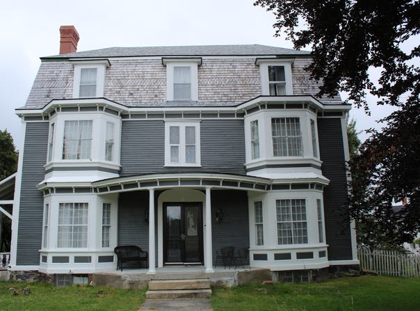 17 Boynton Street, Eastport, ME 04631