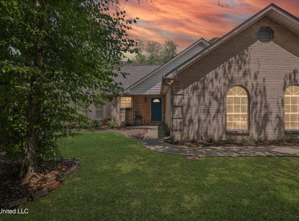 8004 Martin Bluff Road, Gautier, MS 39553