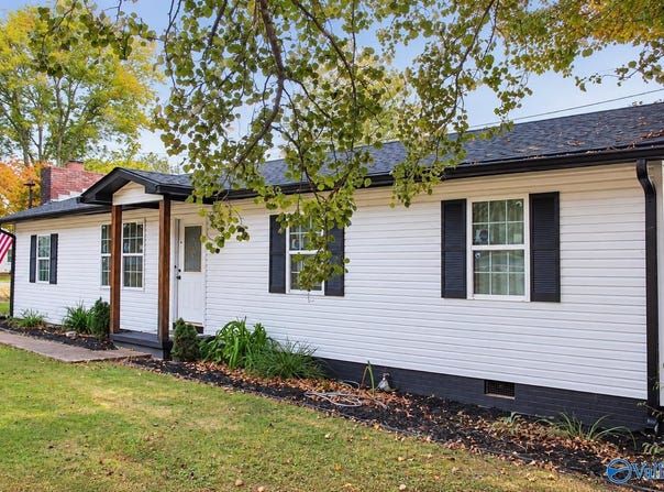 812 Tupelo Pike, Scottsboro, AL 35768