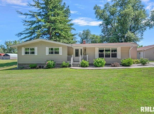 898 W FISHER Road, Cantrall, IL 62625