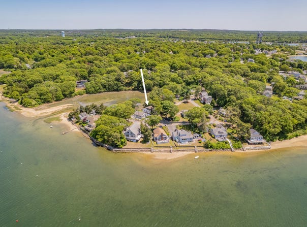 22 Wallace Point, Buzzards Bay, MA 02532