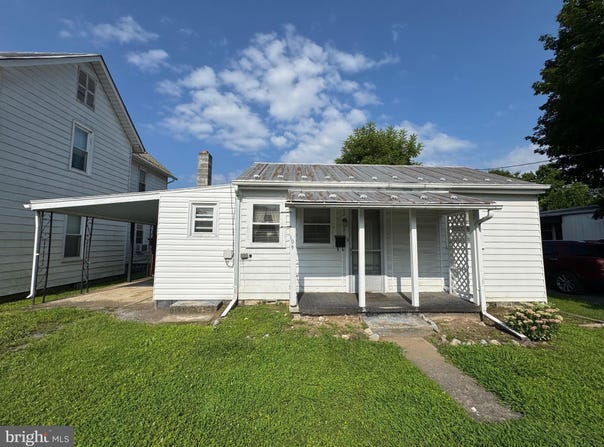109 CHIPLEY LANE, MOOREFIELD, WV 26836