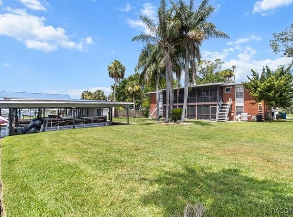 10684 W Halls River Road unit: 2, Homosassa, FL 34448