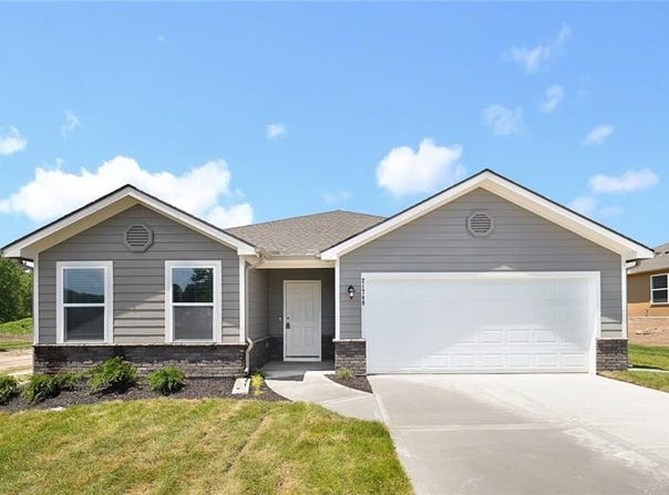 7917 SE 5th Terrace, Blue Springs, MO 64014