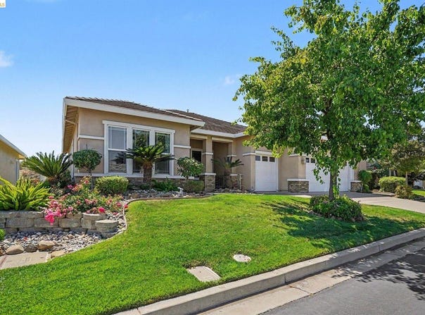 979 Centennial Dr, Brentwood, CA 94513