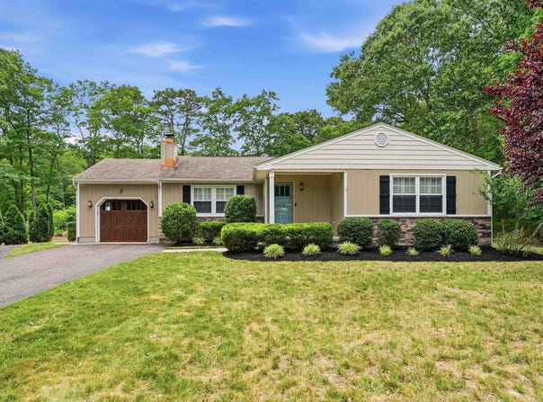 202 E Providence Ct, Galloway Township, NJ 08205