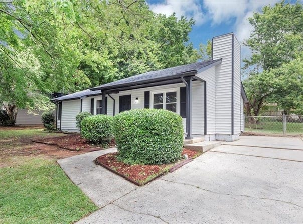 9414 WOODKNOLL Way, Jonesboro, GA 30238