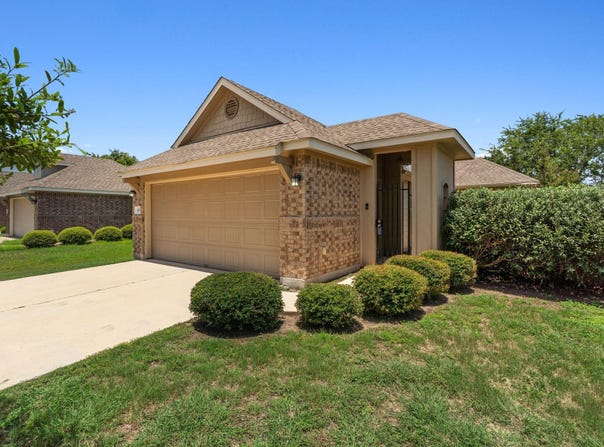 410 Tilly LN, Buda, TX 78610