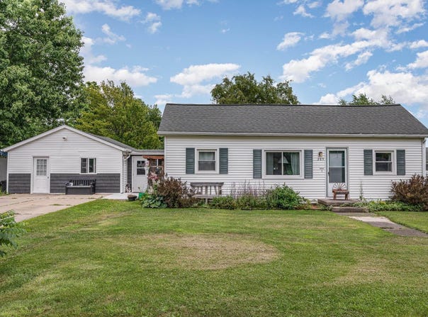 209 S Park, Ashley, MI 48806