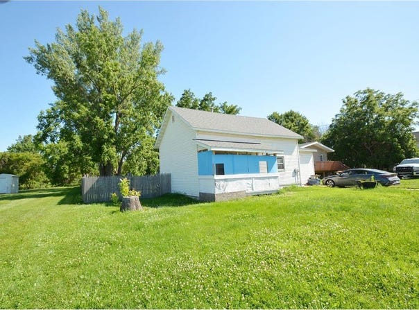 506 3rd Avenue SE, Dodge Center, MN 55927