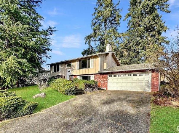 7910 Husky Way SE, Lacey, WA 98503