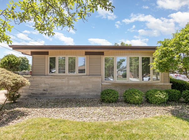 62 E Arquilla Drive, Chicago Heights, IL 60411