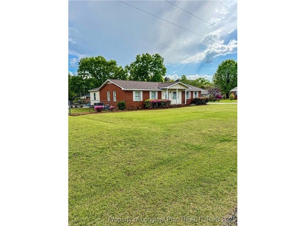 274 E Erwin Street, Coats, NC 27521