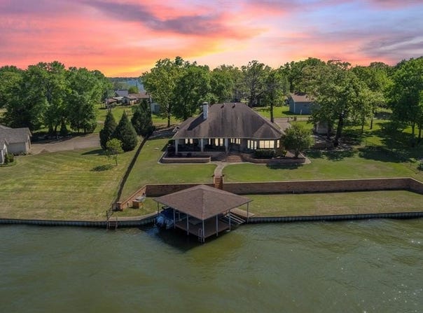 180 Surls Drive, Mabank, TX 75156