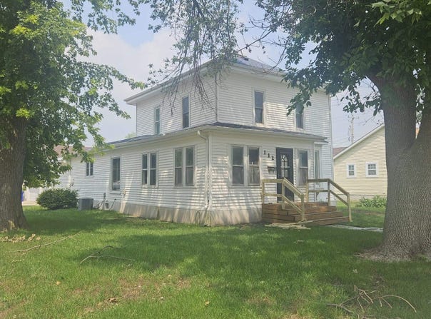 112 1St Street SE, Britt, IA 50423