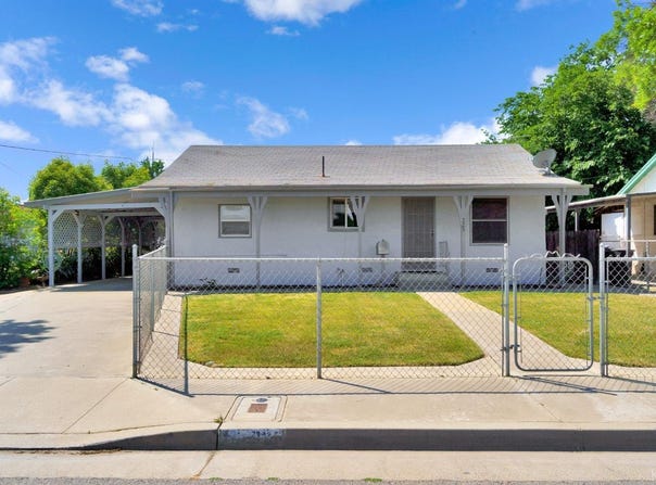 325 Oleander Avenue, Lemoore, CA 93245