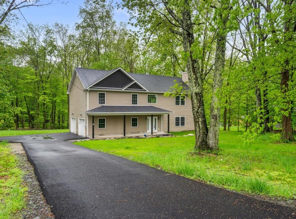 94 Fair Oaks Road, Middletown, NY 10940