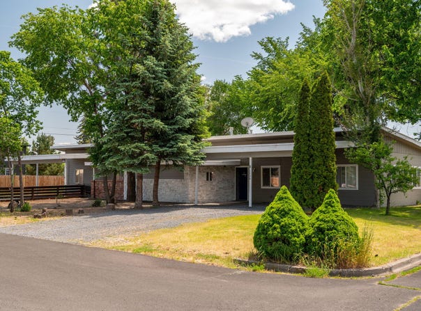 1732 SW Newberry Avenue, Redmond, OR 97756