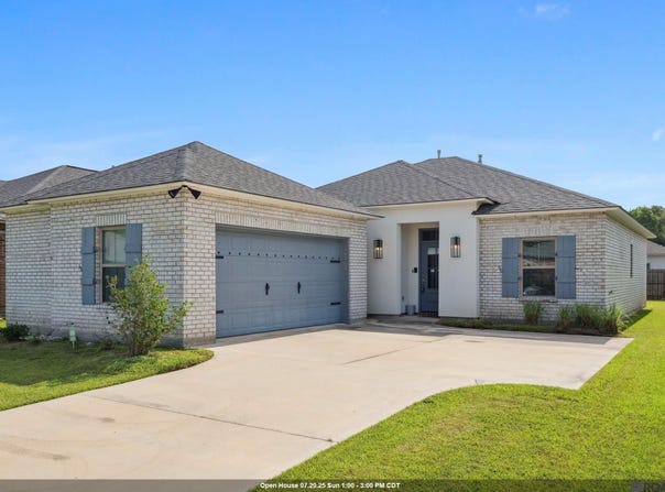 30168 Sanctuary Blvd, Denham Springs, LA 70726
