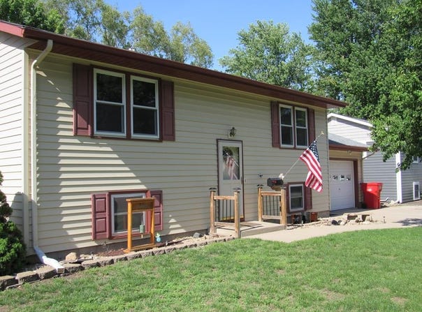 510 1st Ave NE, Badger, IA 50516