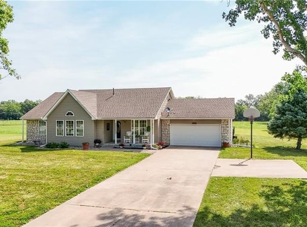 4363 Vermont Terrace, Wellsville, KS 66092