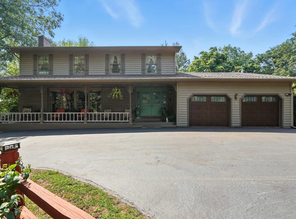 98 Hackney Lane, Valparaiso, IN 46385