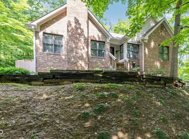 8618 Log Run Drive S, Indianapolis, IN 46234