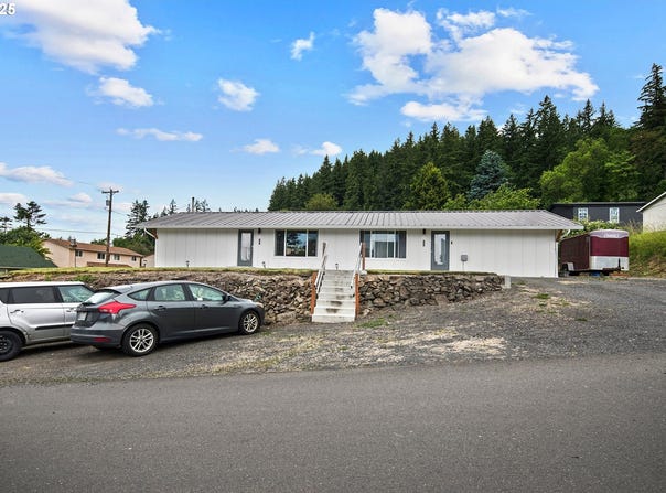 1002 CEDAR ST, Kalama, WA 98625