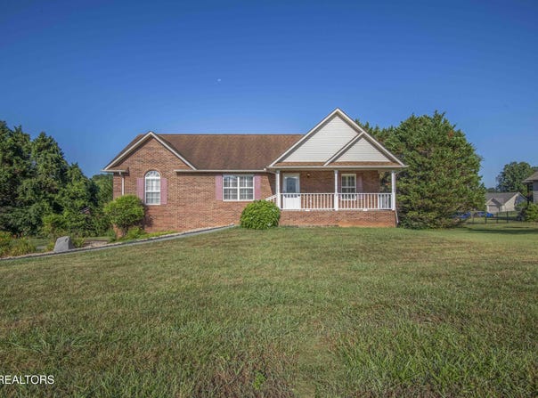 1367 Warrior, Maryville, TN 37803