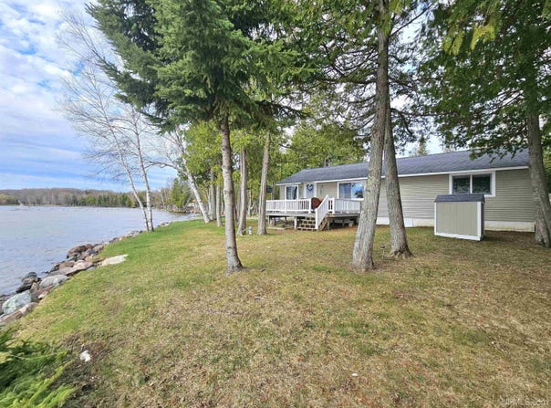 974 N Ash, Manistique, MI 49854
