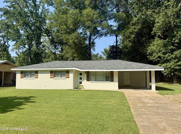 219 Mississippi Avenue, Grenada, MS 38901