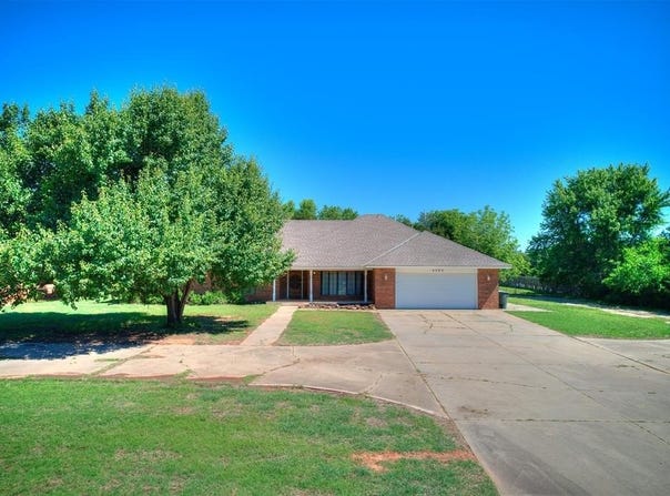 4205 Sooner Circle, Edmond, OK 73034