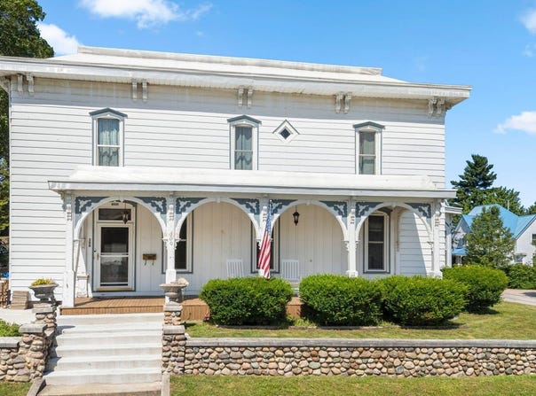 300 Grand Street, Ligonier, IN 46767