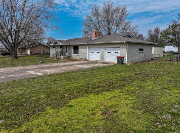 1905 W Boston Avenue, Jay, OK 74346