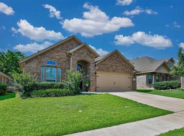 1818 Vallana Drive, Gainesville, TX 76240