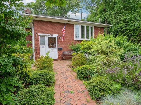 119 Norwood Avenue, Malverne, NY 11565