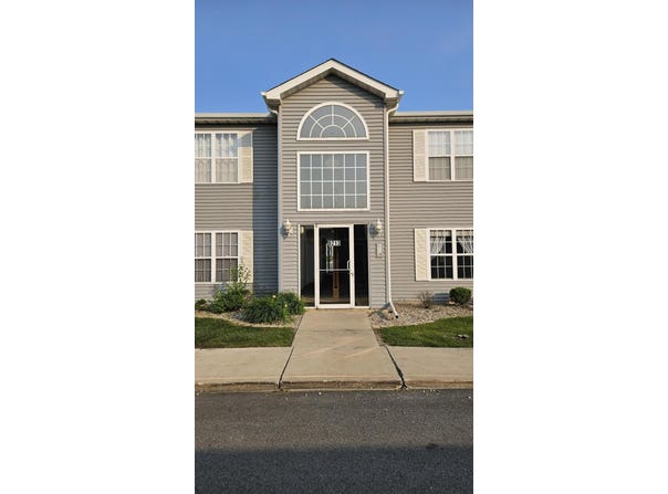 8213 Lincoln Circle, Merrillville, IN 46410
