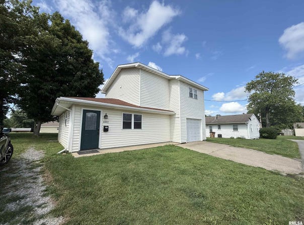 1002 ELM Street, Marion, IL 62959