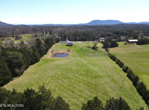 Tazewell Pike, Luttrell, TN 37779