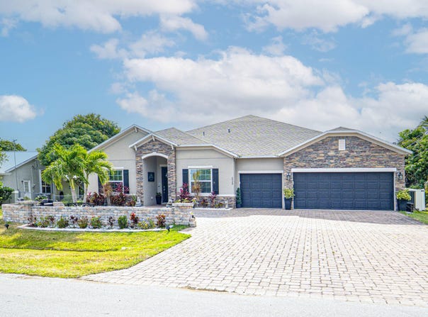 6920 NW Jorgensen Road, Port Saint Lucie, FL 34983