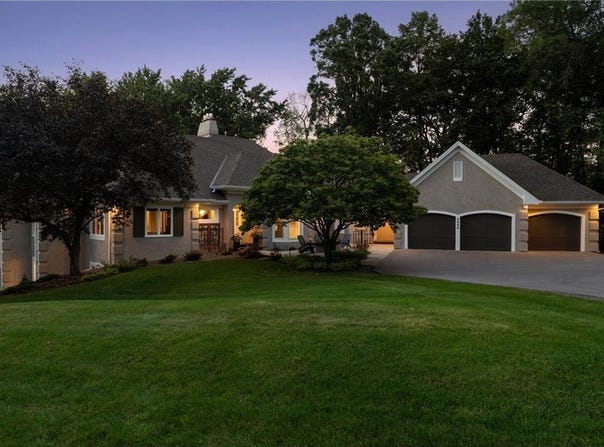 2454 Crowne Hill Road, Minnetonka, MN 55305