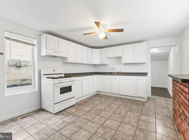 211 BROAD STREET, BEVERLY, NJ 08010