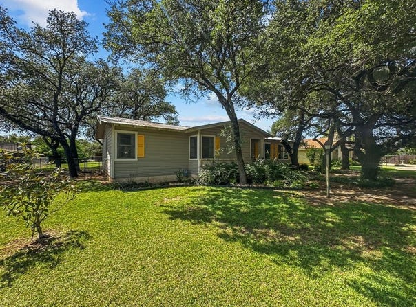 402 S Williams Street, Hamilton, TX 76531