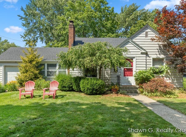 2151 Tenway Drive SE, East Grand Rapids, MI 49506